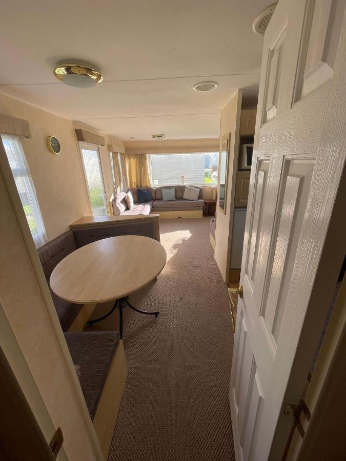 Отель 341 Family Caravan At Marine Holiday Park, Sleeps 6 Рил Экстерьер фото